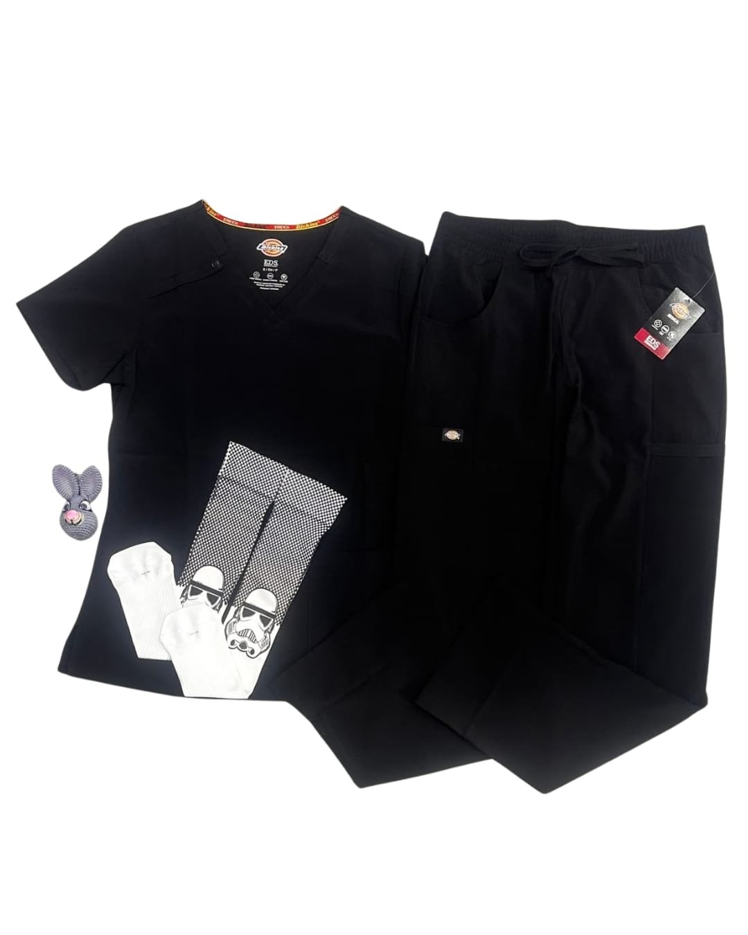 Pack Dickies Essentials Black — camisa, pantalón, medias y llavero