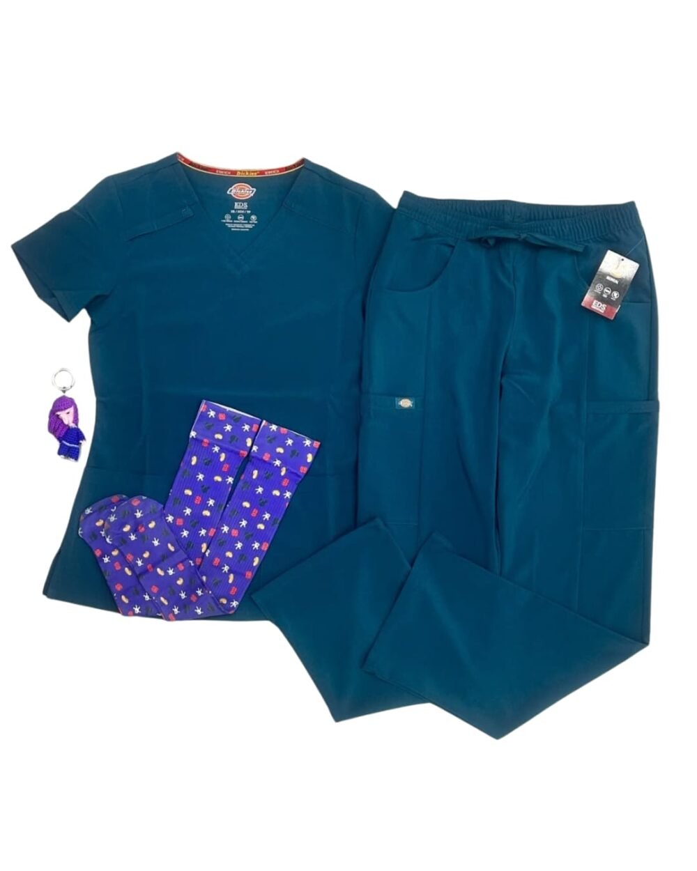 Pack Dickies Essentials Caribbean — camisa, pantalón, medias y llavero