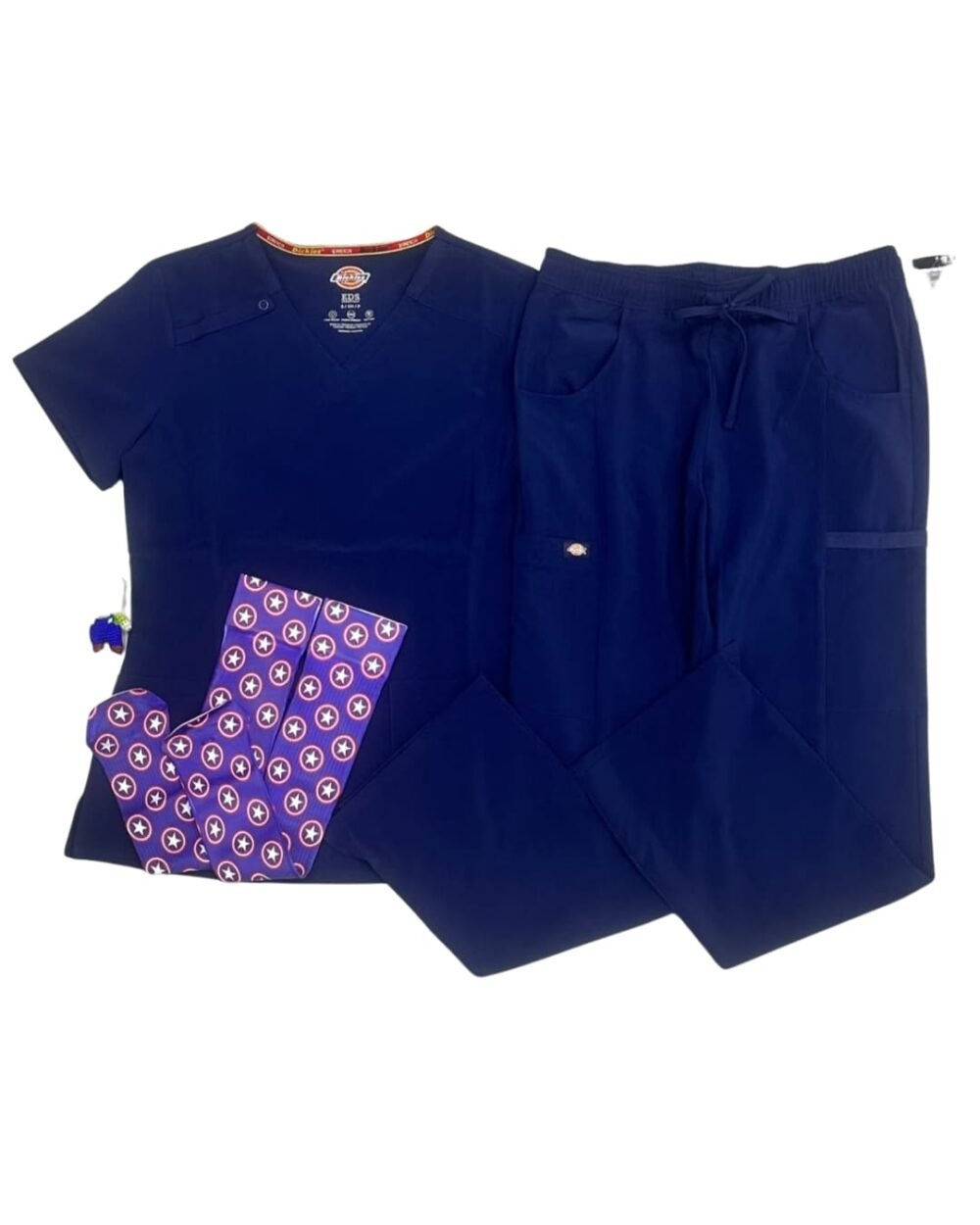 Pack Dickies Essentials Navy — camisa, pantalón, medias y llavero